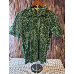 Earthbound Trading Co. Men's Green Patchwork Print Short Sleeve Shirt Medium